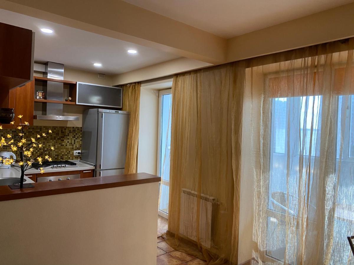 Modern Apartment With Panoramic View Near Metro 23August Kharkov Luaran gambar