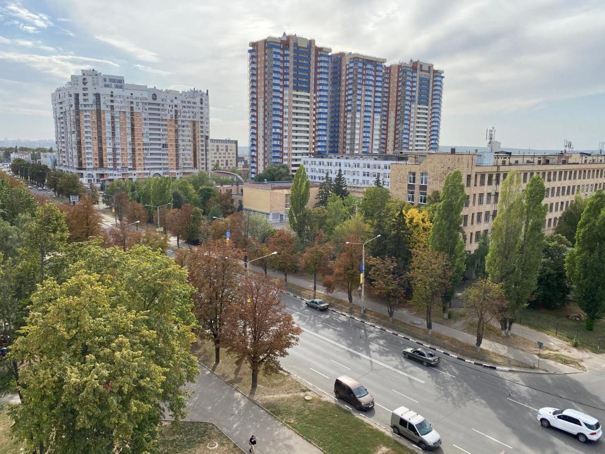 Modern Apartment With Panoramic View Near Metro 23August Kharkov Luaran gambar