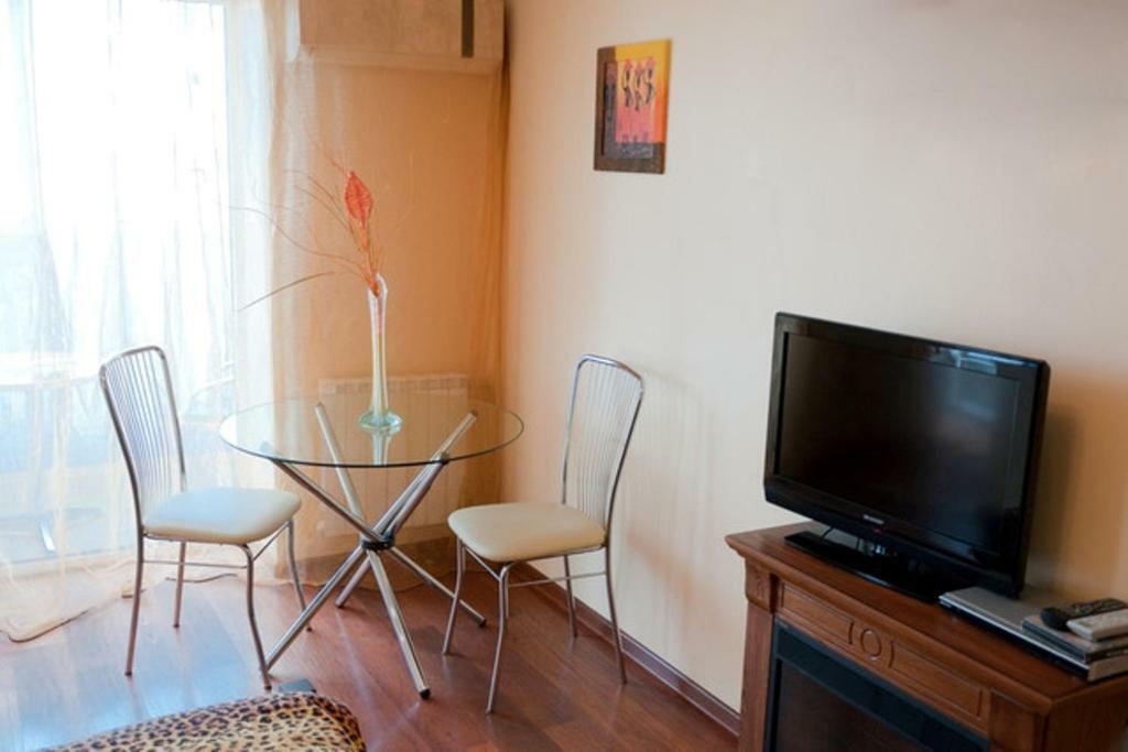 Modern Apartment With Panoramic View Near Metro 23August Kharkov Luaran gambar
