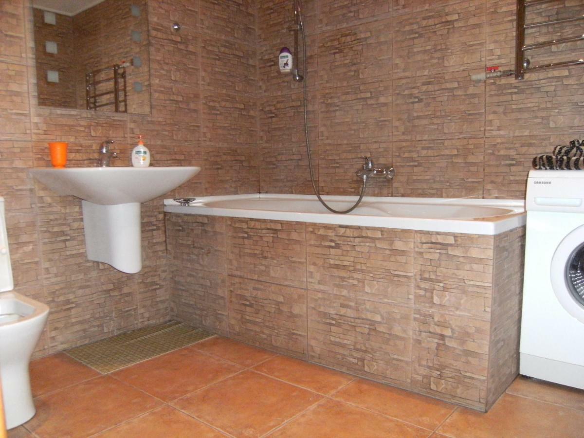 Modern Apartment With Panoramic View Near Metro 23August Kharkov Luaran gambar
